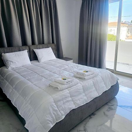 Deluxe Apartment Paphos Ngoại thất bức ảnh