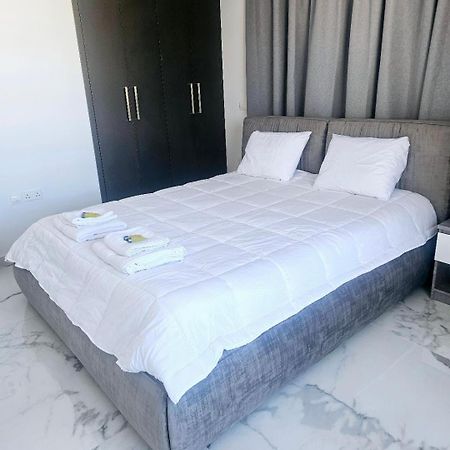 Deluxe Apartment Paphos Ngoại thất bức ảnh