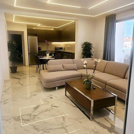 Deluxe Apartment Paphos Ngoại thất bức ảnh