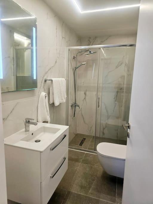 Deluxe Apartment Paphos Ngoại thất bức ảnh