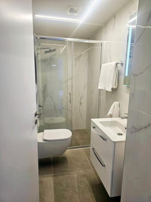 Deluxe Apartment Paphos Ngoại thất bức ảnh