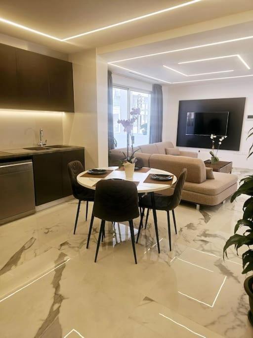 Deluxe Apartment Paphos Ngoại thất bức ảnh