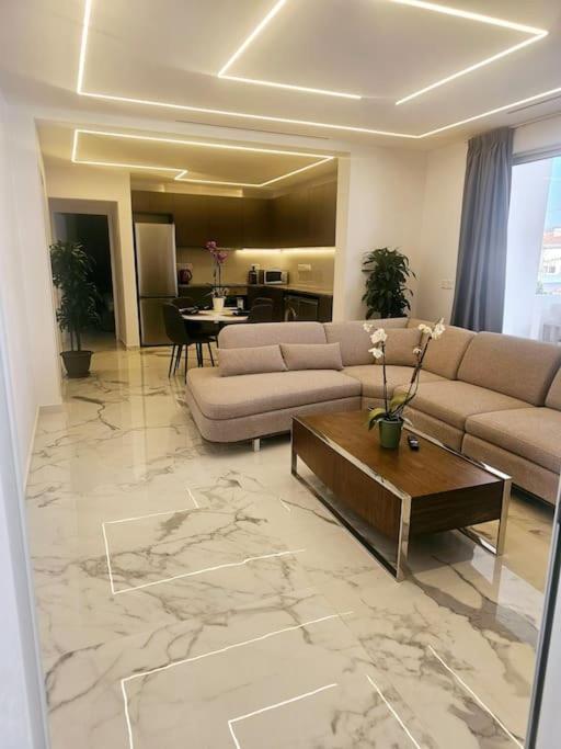 Deluxe Apartment Paphos Ngoại thất bức ảnh