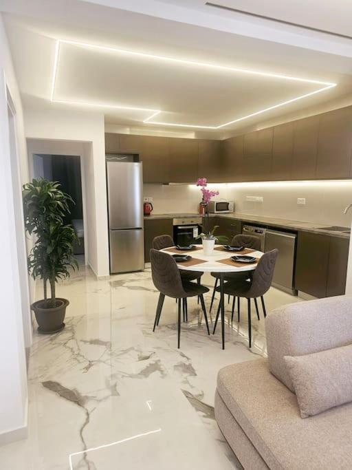 Deluxe Apartment Paphos Ngoại thất bức ảnh